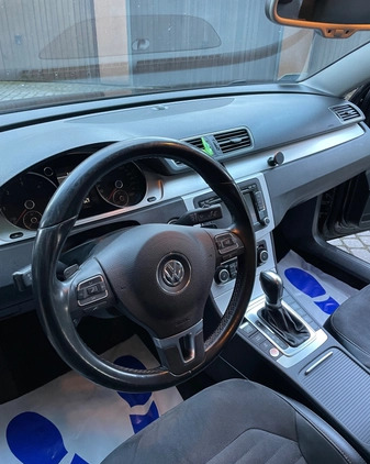 Volkswagen Passat cena 37000 przebieg: 205000, rok produkcji 2010 z Biała małe 301